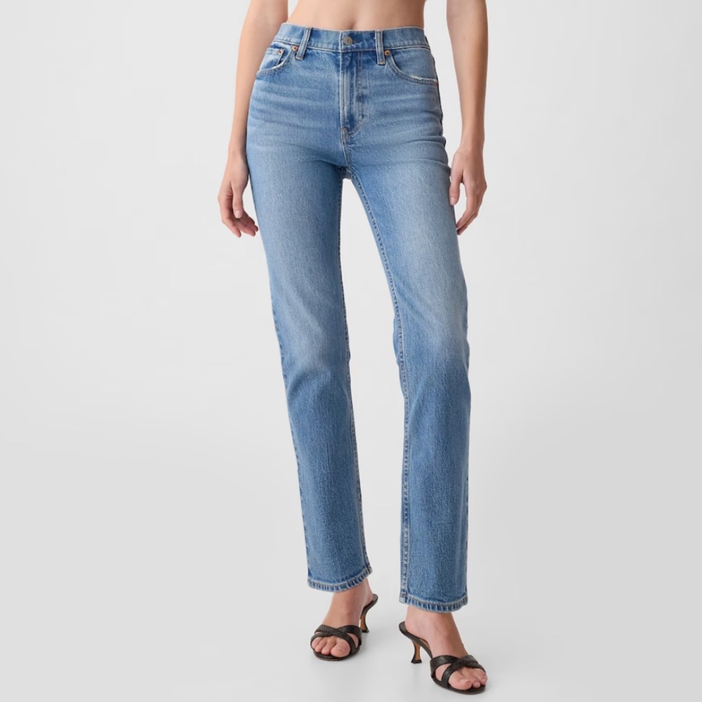 Gap High Rise ’90s Straight Jeans in Medium Indigo